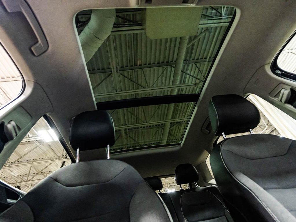 2022 Volkswagen Taos Comfortline 4MOTION JAMAIS ACCIDENTÉ I TOIT PANORAMIQUE I SIEGES CHAUFFANTS I MAGS I SECURITE ACTIVE in , Quebec - 19 - w1024h768px