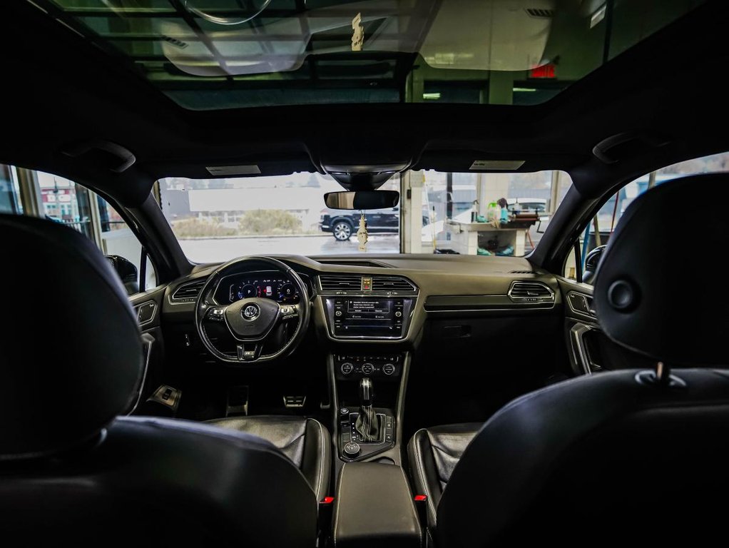 2021 Volkswagen Tiguan HIGHLINE R-LINE | 4 MOTION | TOIT PANO | CUIR | CARFAX CLEAN in , Quebec - 15 - w1024h768px