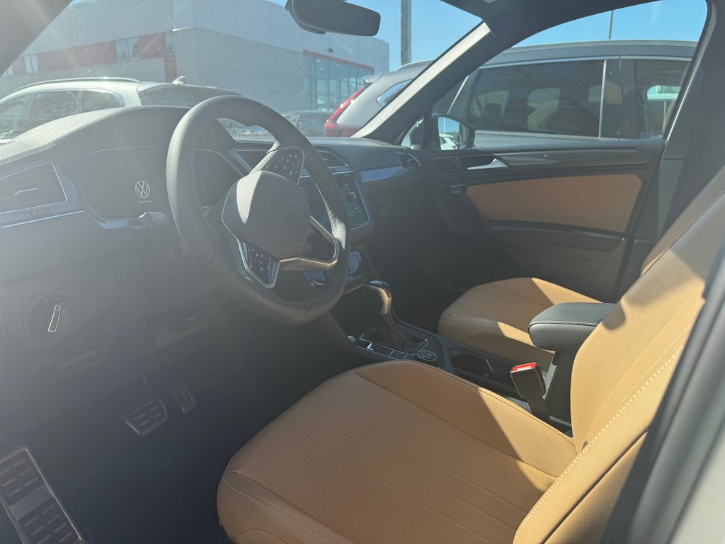 2022 Volkswagen Tiguan Comfortline R-Line Black Edition in Montreal, Quebec - 8 - w1024h768px