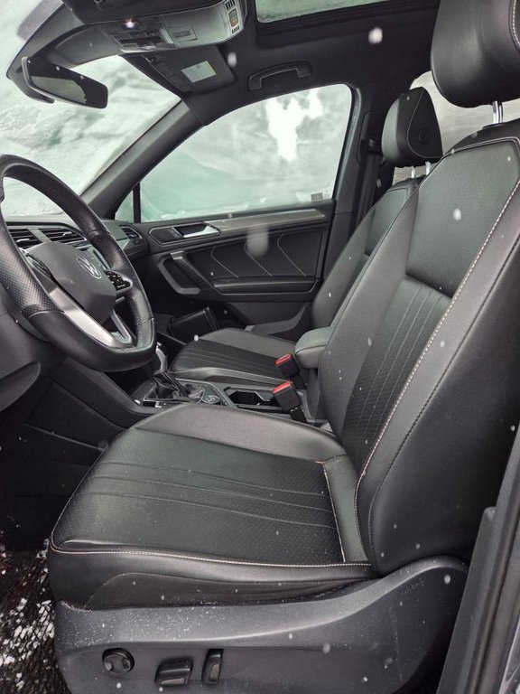 Volkswagen Tiguan Comfortline R-Line Black Edition | AWD | 2.0T | CUIR | CARFAX CLEAN 2022 à , Québec - 4 - w1024h768px