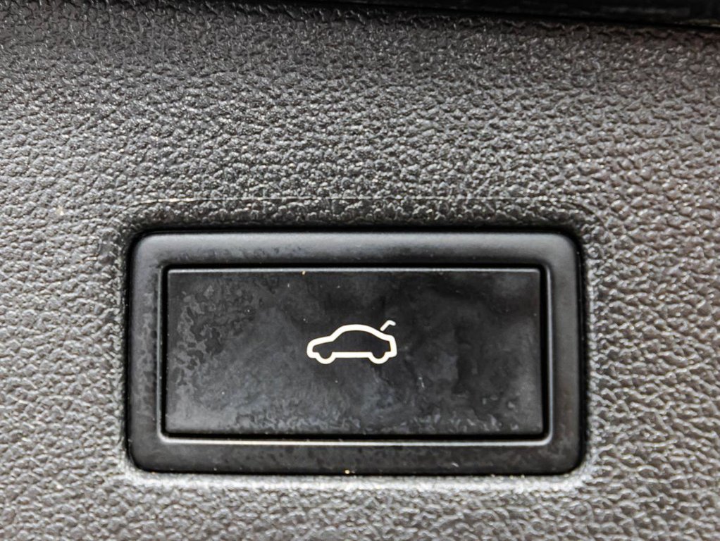 2023 Volkswagen Tiguan Highline R-Line 4MOTION in , Quebec - 16 - w1024h768px