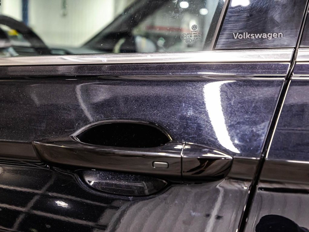 2023 Volkswagen Tiguan Highline R-Line 4MOTION in , Quebec - 11 - w1024h768px