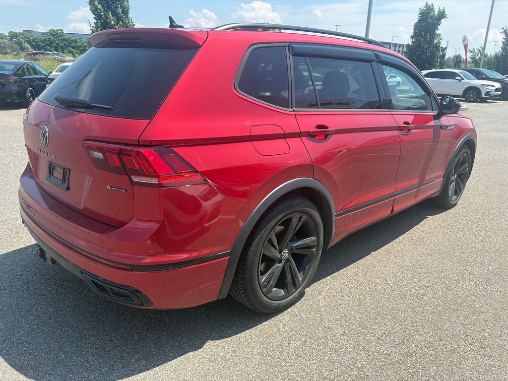 Volkswagen Tiguan Comfortline R-Line Black Edition 2024 à Lachenaie, Québec - 4 - w1024h768px