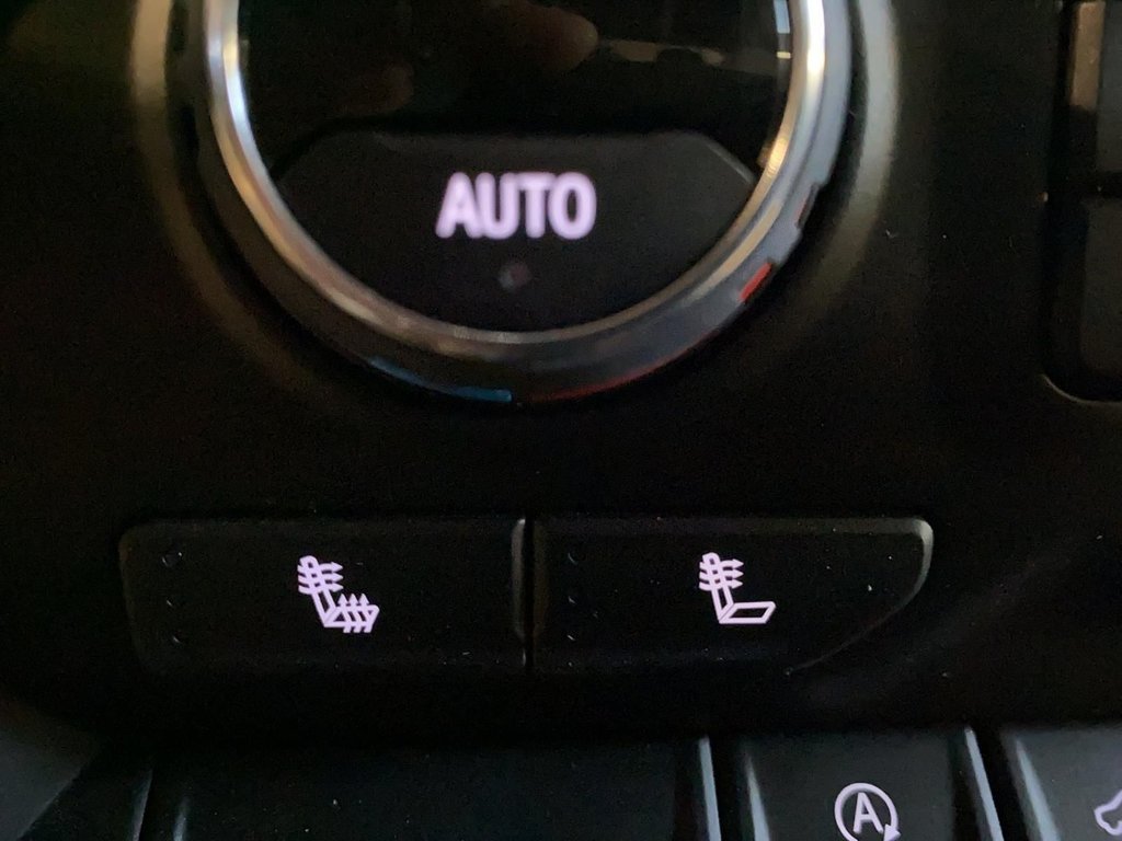2021 Chevrolet Silverado 1500 in Jonquière, Quebec - 14 - w1024h768px