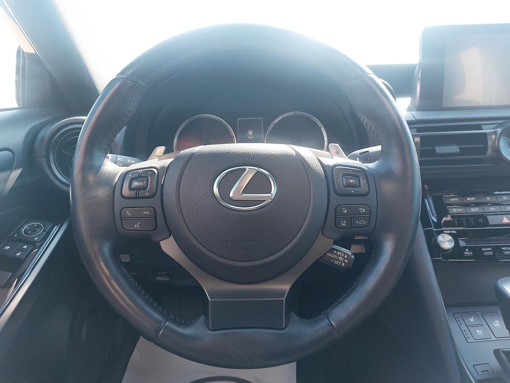 2025 Lexus IS in Sept-Îles, Quebec - 12 - w1024h768px