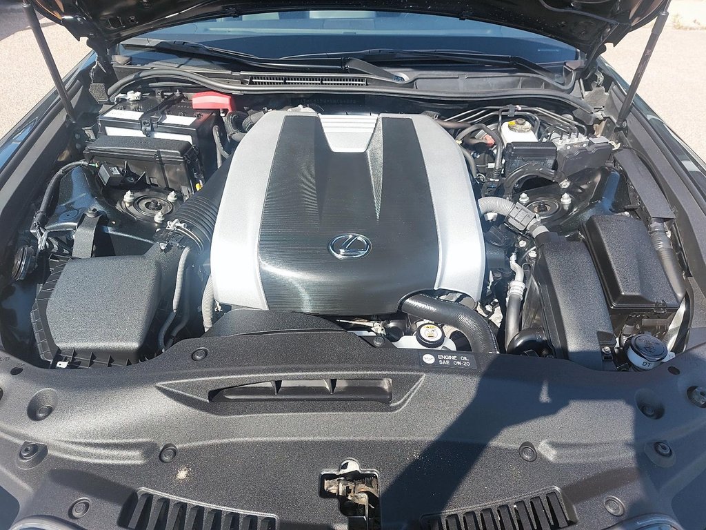 2025 Lexus IS in Sept-Îles, Quebec - 8 - w1024h768px