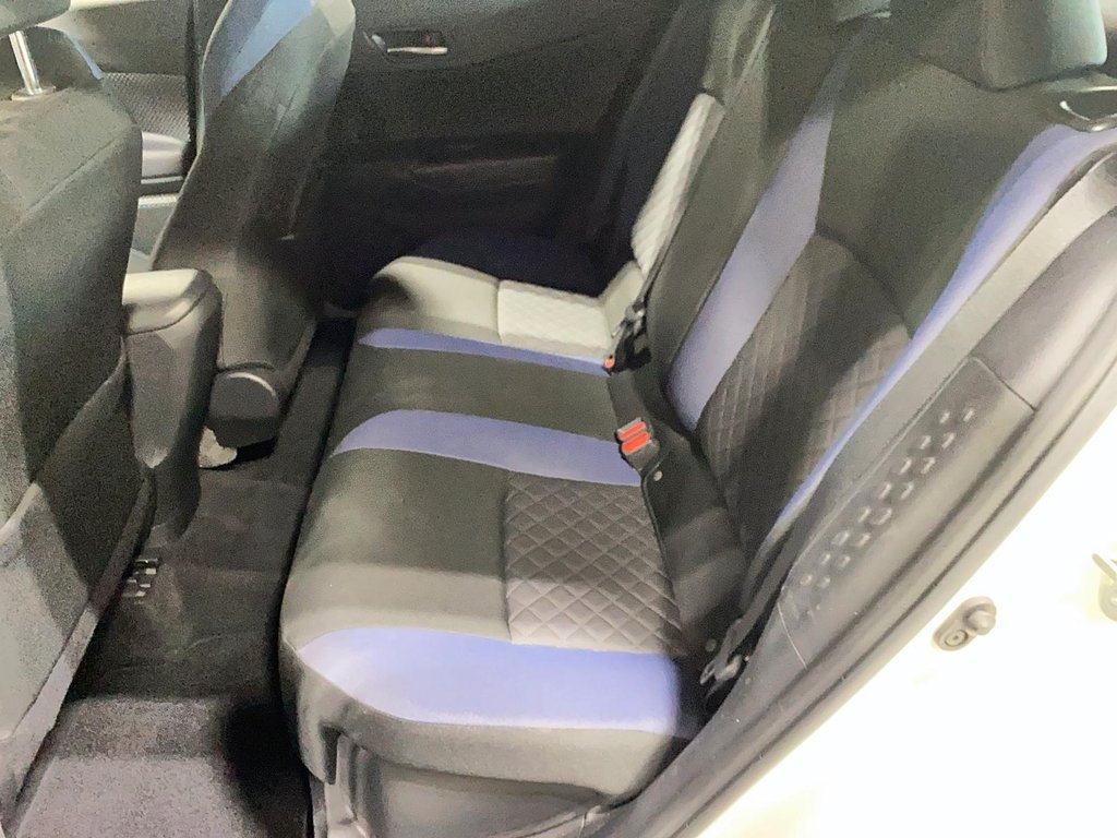 2021 Toyota C-HR in Baie-Comeau, Quebec - 9 - w1024h768px