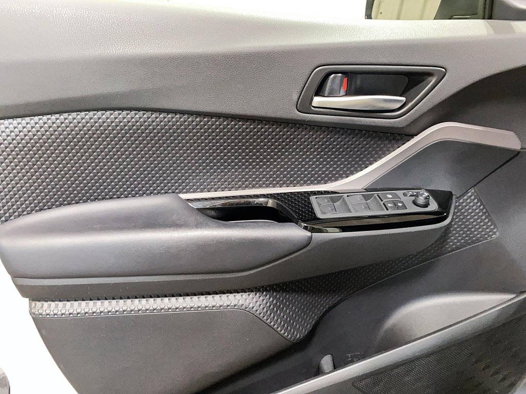 2021 Toyota C-HR in Baie-Comeau, Quebec - 11 - w1024h768px