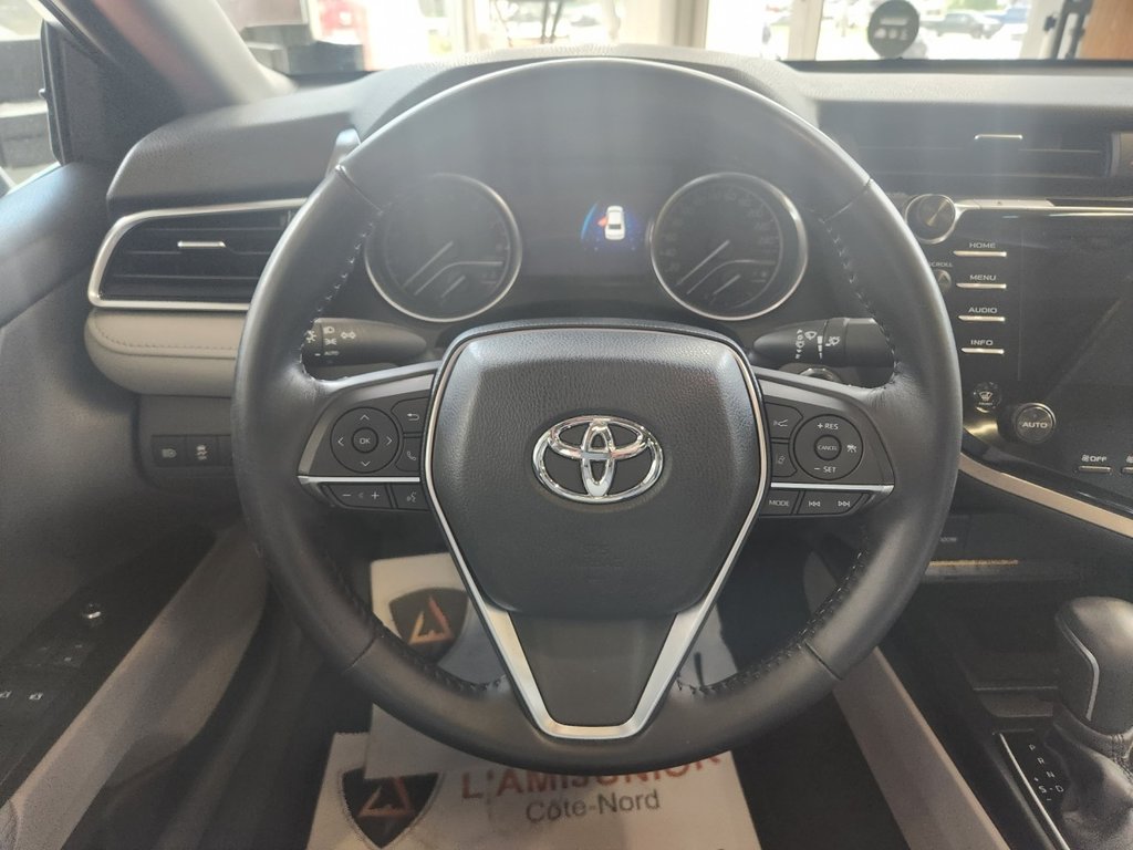2018 Toyota Camry in Sept-Îles, Quebec - 15 - w1024h768px