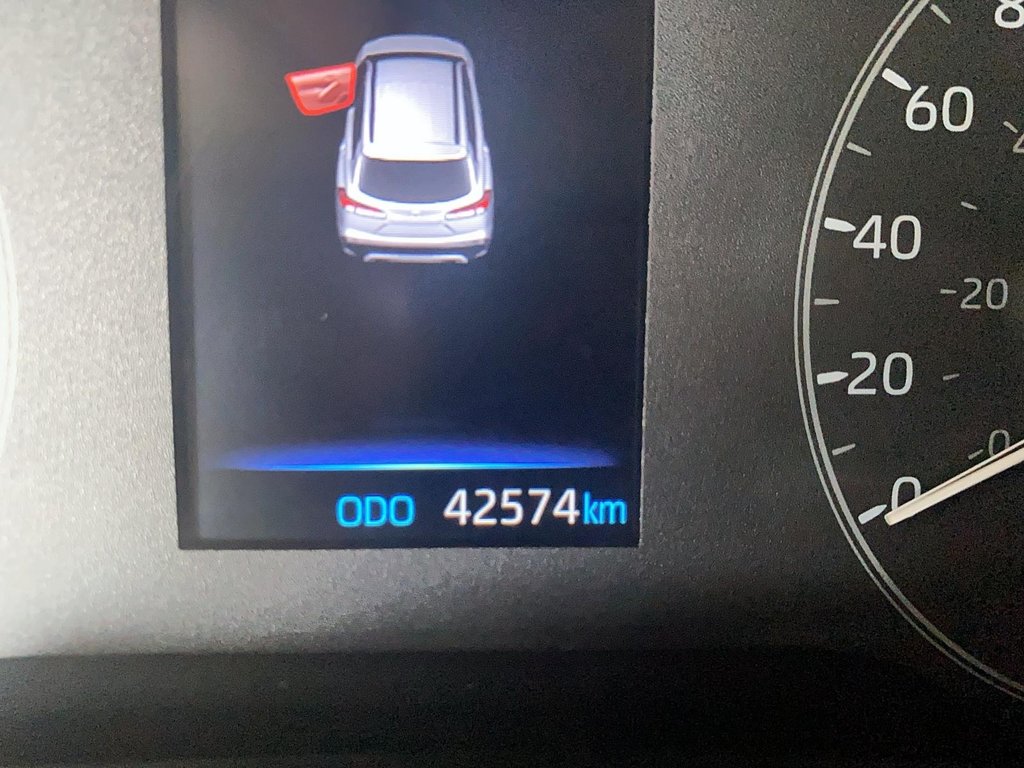 2023 Toyota COROLLA CROSS in Jonquière, Quebec - 13 - w1024h768px