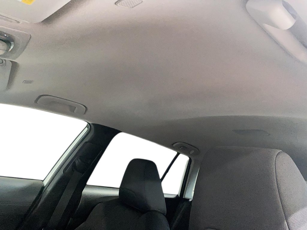 2023 Toyota COROLLA CROSS in Jonquière, Quebec - 12 - w1024h768px