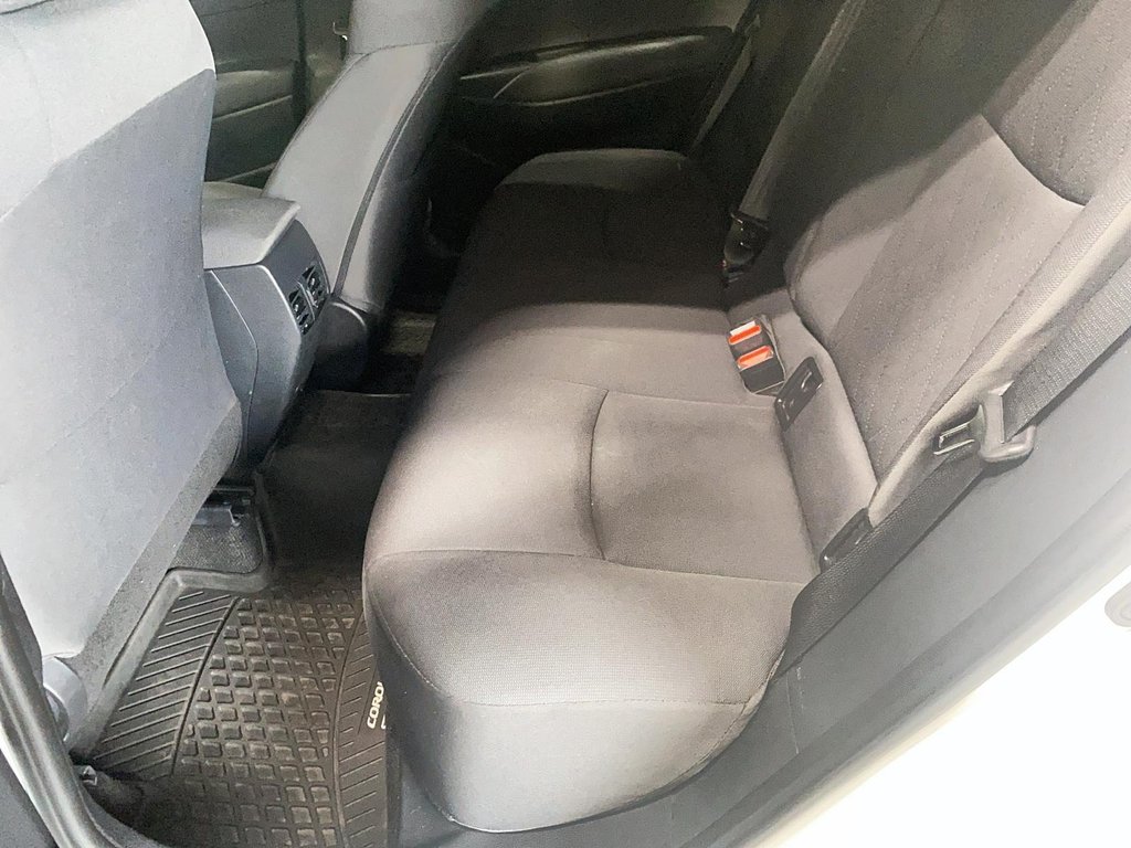 2023 Toyota COROLLA CROSS in Jonquière, Quebec - 9 - w1024h768px