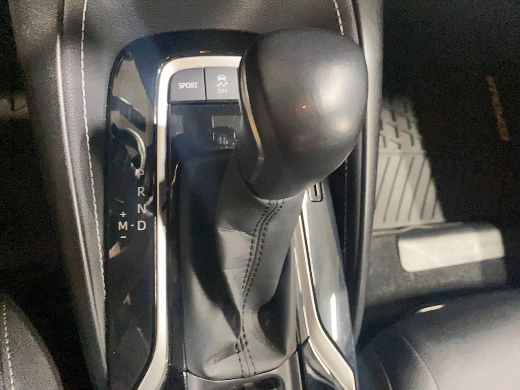 2022 Toyota Corolla Hatchback in Chicoutimi, Quebec - 10 - w1024h768px