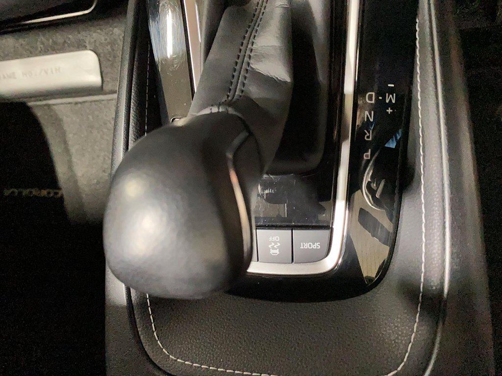 2022 Toyota Corolla Hatchback in Baie-Comeau, Quebec - 15 - w1024h768px