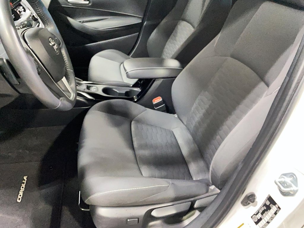 2022 Toyota Corolla Hatchback in Baie-Comeau, Quebec - 11 - w1024h768px