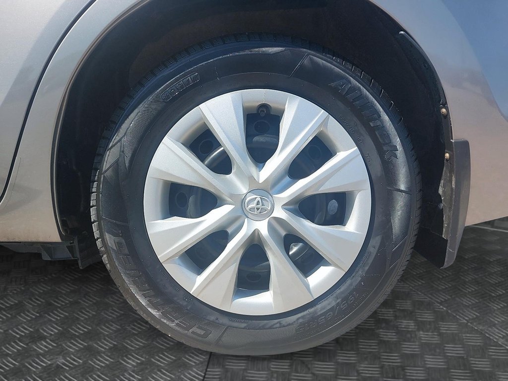 2014 Toyota Corolla in Jonquière, Quebec - 7 - w1024h768px