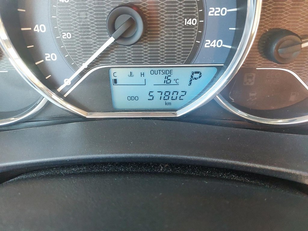 2014 Toyota Corolla in Jonquière, Quebec - 13 - w1024h768px