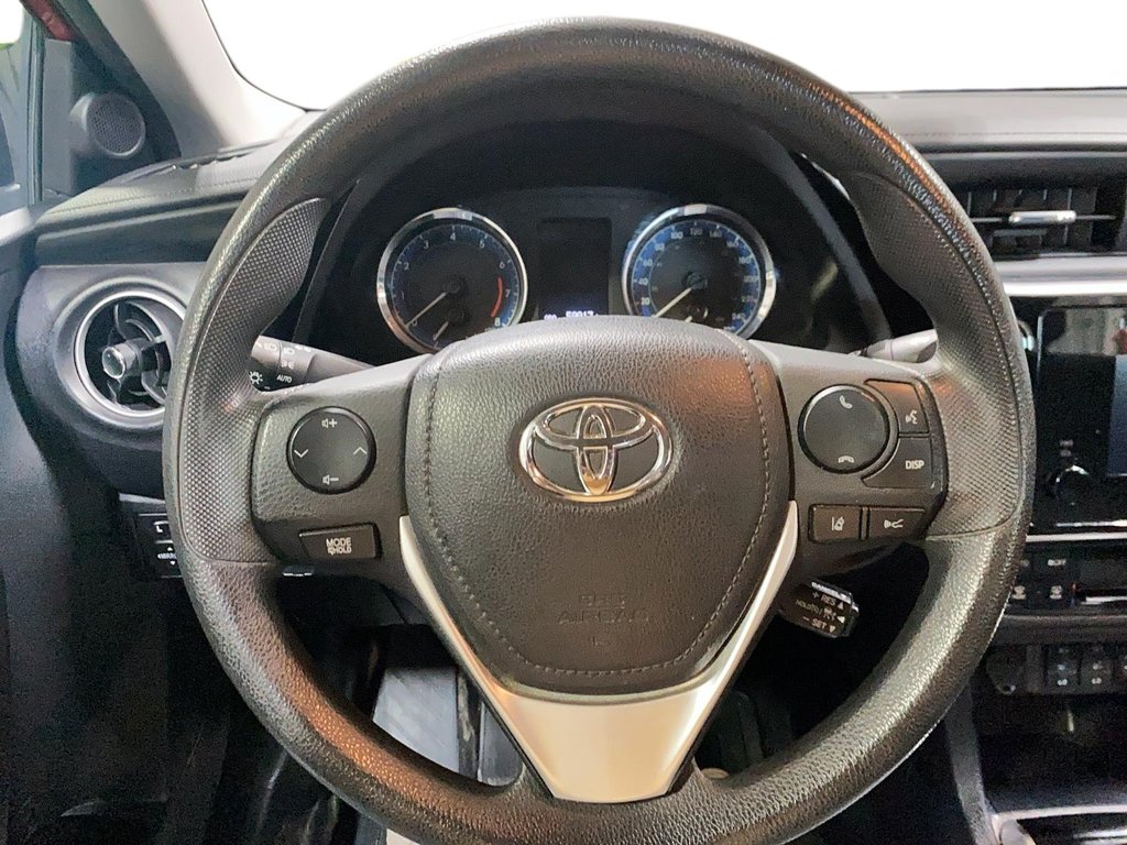 2017 Toyota Corolla in Jonquière, Quebec - 11 - w1024h768px