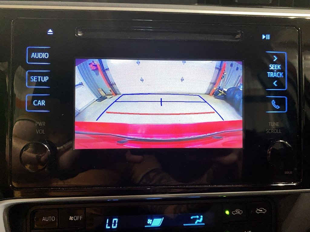 2017 Toyota Corolla in Jonquière, Quebec - 17 - w1024h768px