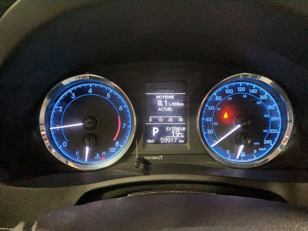 2017 Toyota Corolla in Jonquière, Quebec - 13 - w1024h768px