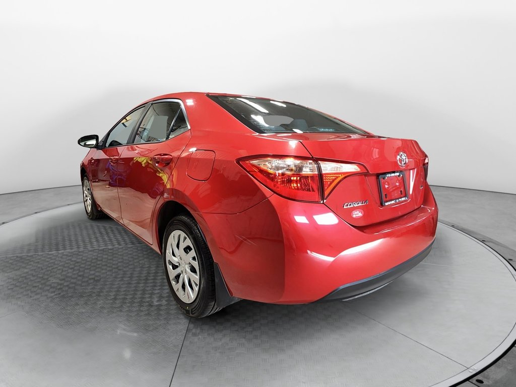2017 Toyota Corolla in Jonquière, Quebec - 4 - w1024h768px