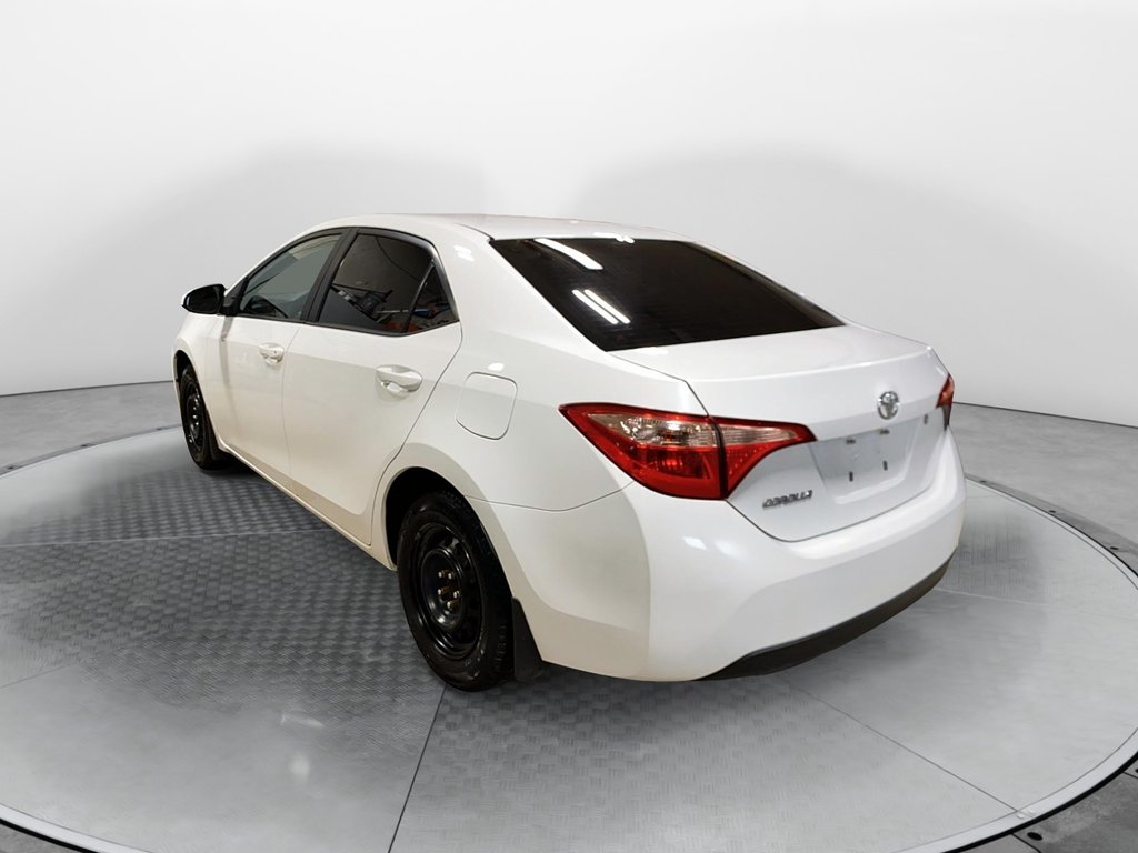 2017 Toyota Corolla in Chicoutimi, Quebec - 5 - w1024h768px