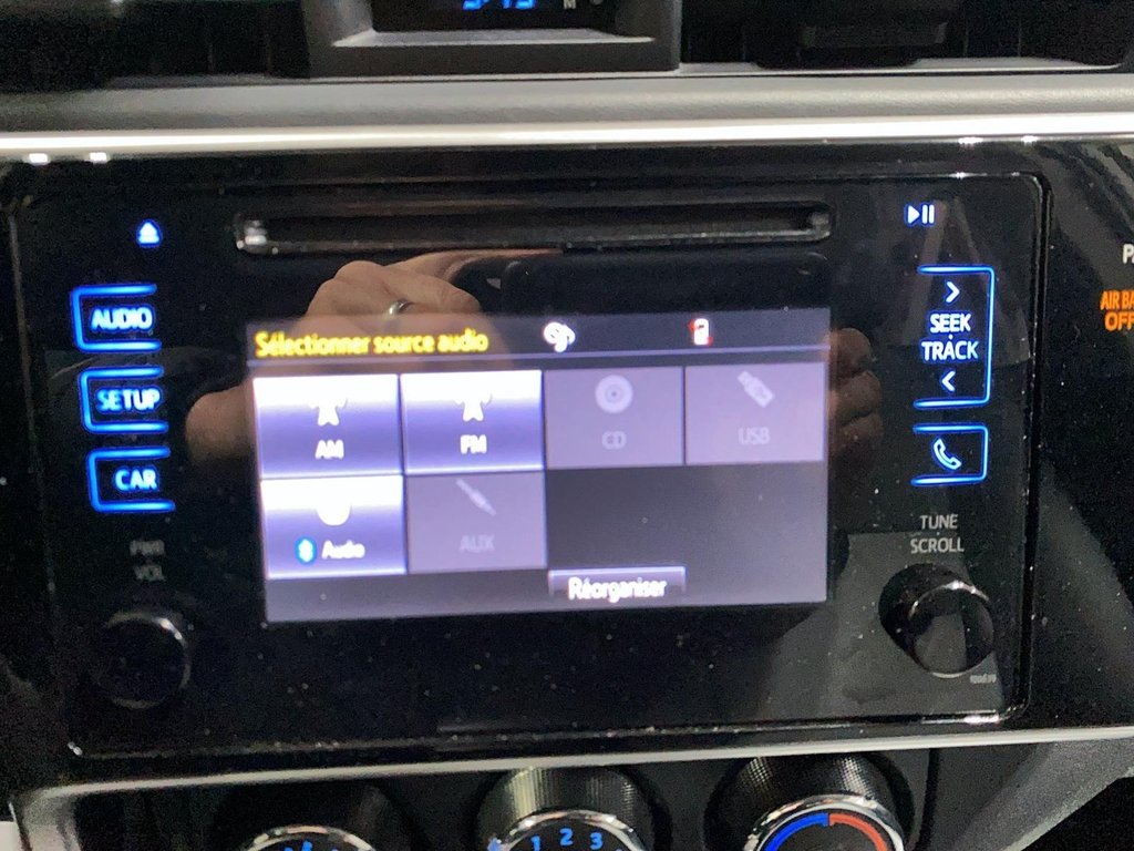 2017 Toyota Corolla in Chicoutimi, Quebec - 19 - w1024h768px