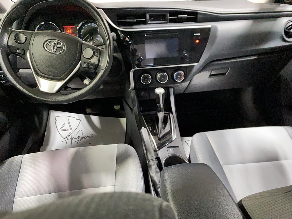 2017 Toyota Corolla in Chicoutimi, Quebec - 10 - w1024h768px