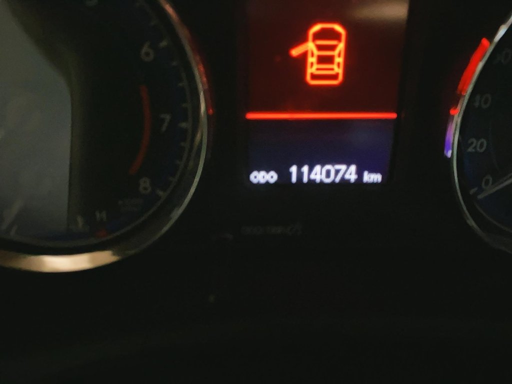 2017 Toyota Corolla in Chicoutimi, Quebec - 14 - w1024h768px