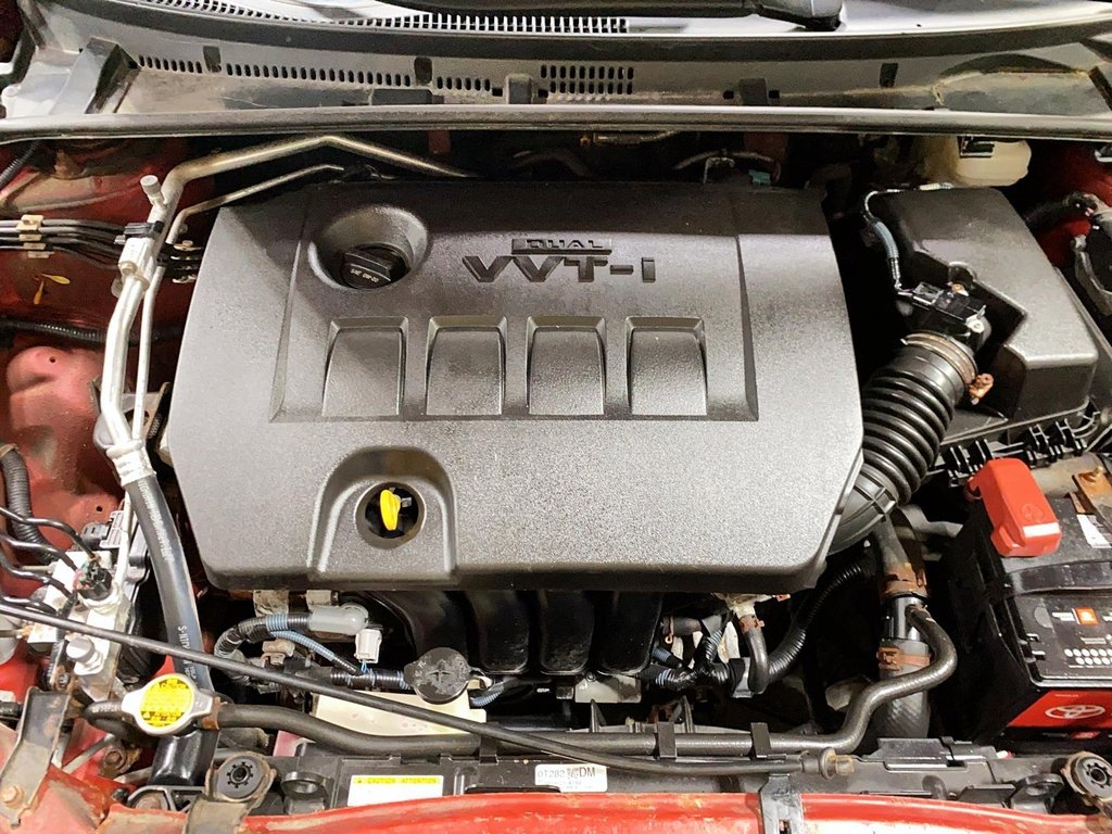 2017 Toyota Corolla in Baie-Comeau, Quebec - 7 - w1024h768px