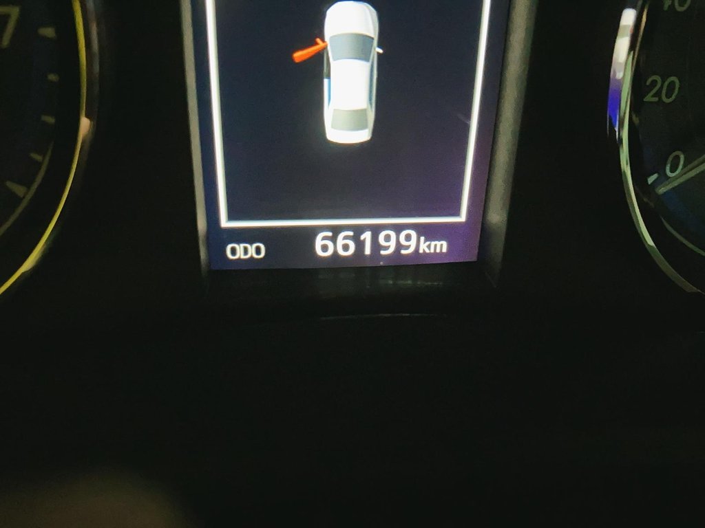2017 Toyota Corolla in Baie-Comeau, Quebec - 11 - w1024h768px