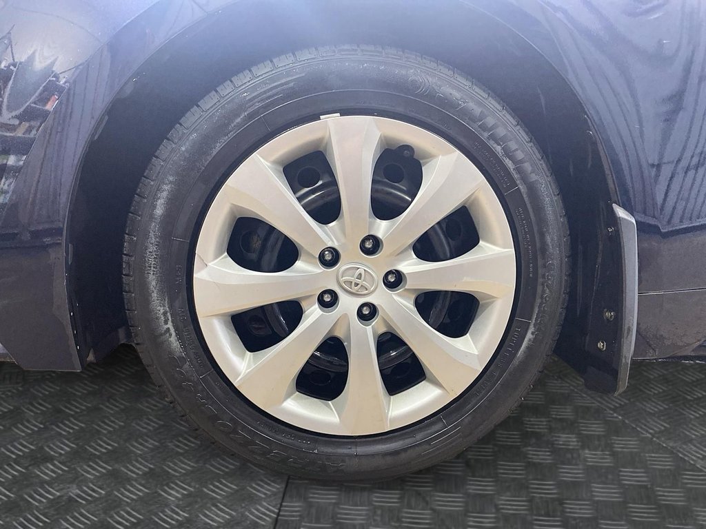 2020 Toyota Corolla in Jonquière, Quebec - 8 - w1024h768px