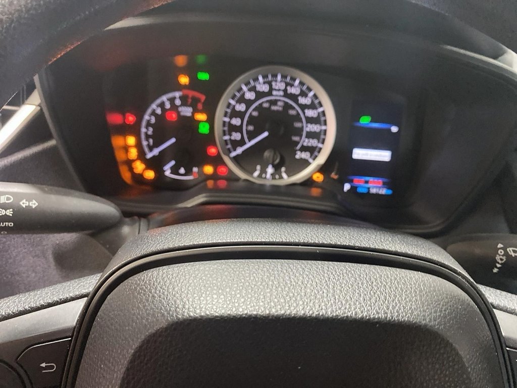 2020 Toyota Corolla in Jonquière, Quebec - 14 - w1024h768px