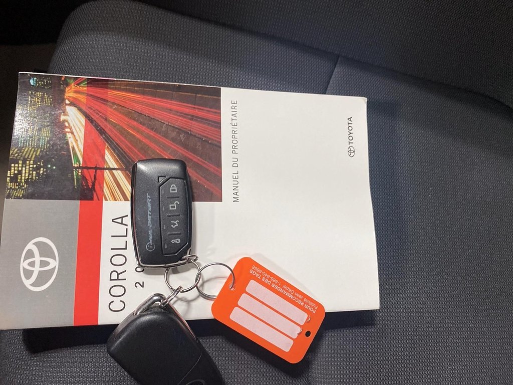 2020 Toyota Corolla in Jonquière, Quebec - 18 - w1024h768px
