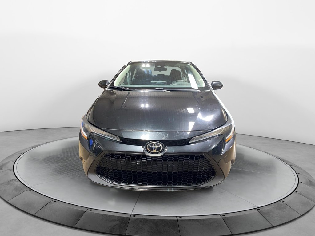 2020 Toyota Corolla in Sept-Îles, Quebec - 2 - w1024h768px