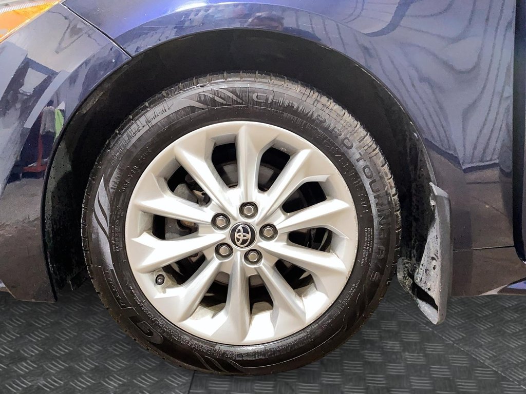 2020 Toyota Corolla in Baie-Comeau, Quebec - 6 - w1024h768px