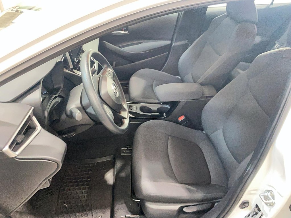 2020 Toyota Corolla in Jonquière, Quebec - 9 - w1024h768px