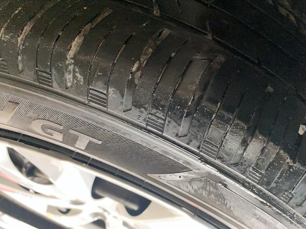 2020 Toyota Corolla in Jonquière, Quebec - 23 - w1024h768px