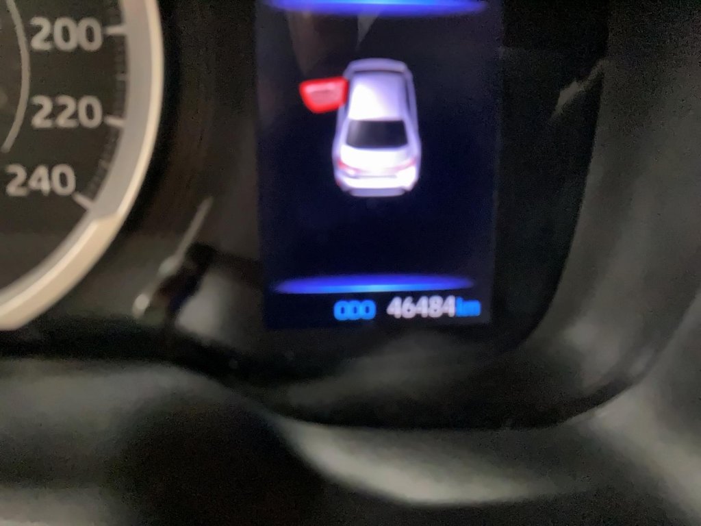 2020 Toyota Corolla in Jonquière, Quebec - 13 - w1024h768px