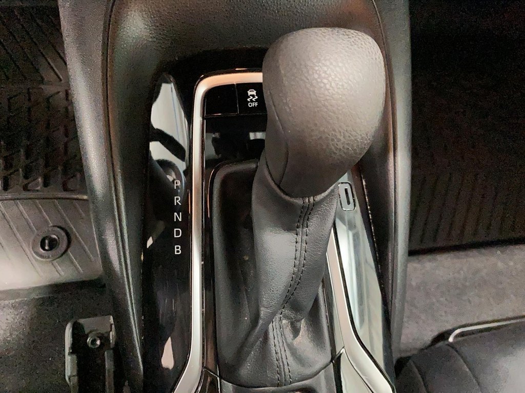 2020 Toyota Corolla in Jonquière, Quebec - 14 - w1024h768px