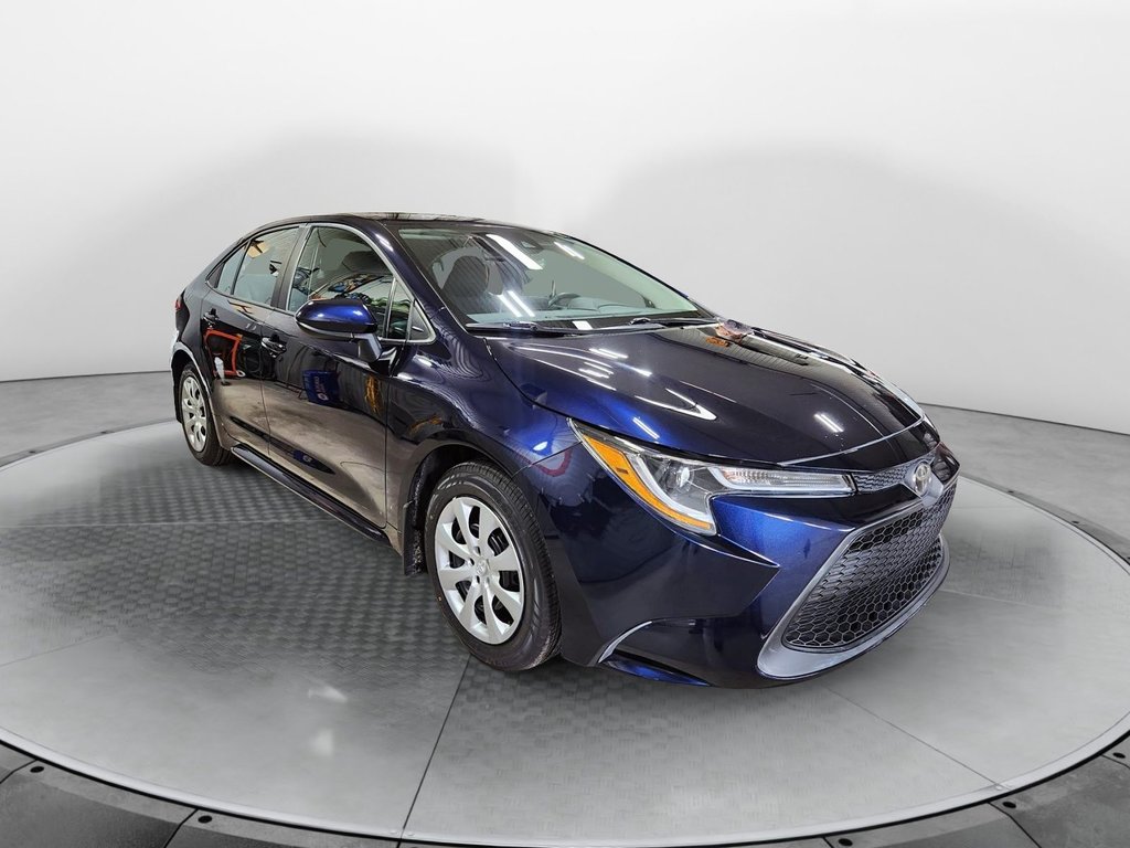 2021 Toyota Corolla in Sept-Îles, Quebec - 2 - w1024h768px