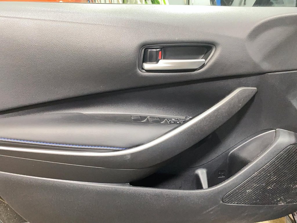 Toyota Corolla  2021 à Jonquière, Québec - 8 - w1024h768px
