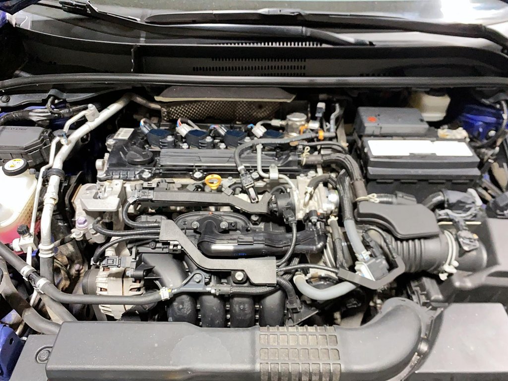2021 Toyota Corolla in Baie-Comeau, Quebec - 8 - w1024h768px