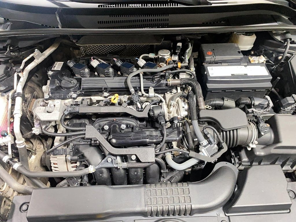 2021 Toyota Corolla SE in Chicoutimi, Quebec - 7 - w1024h768px