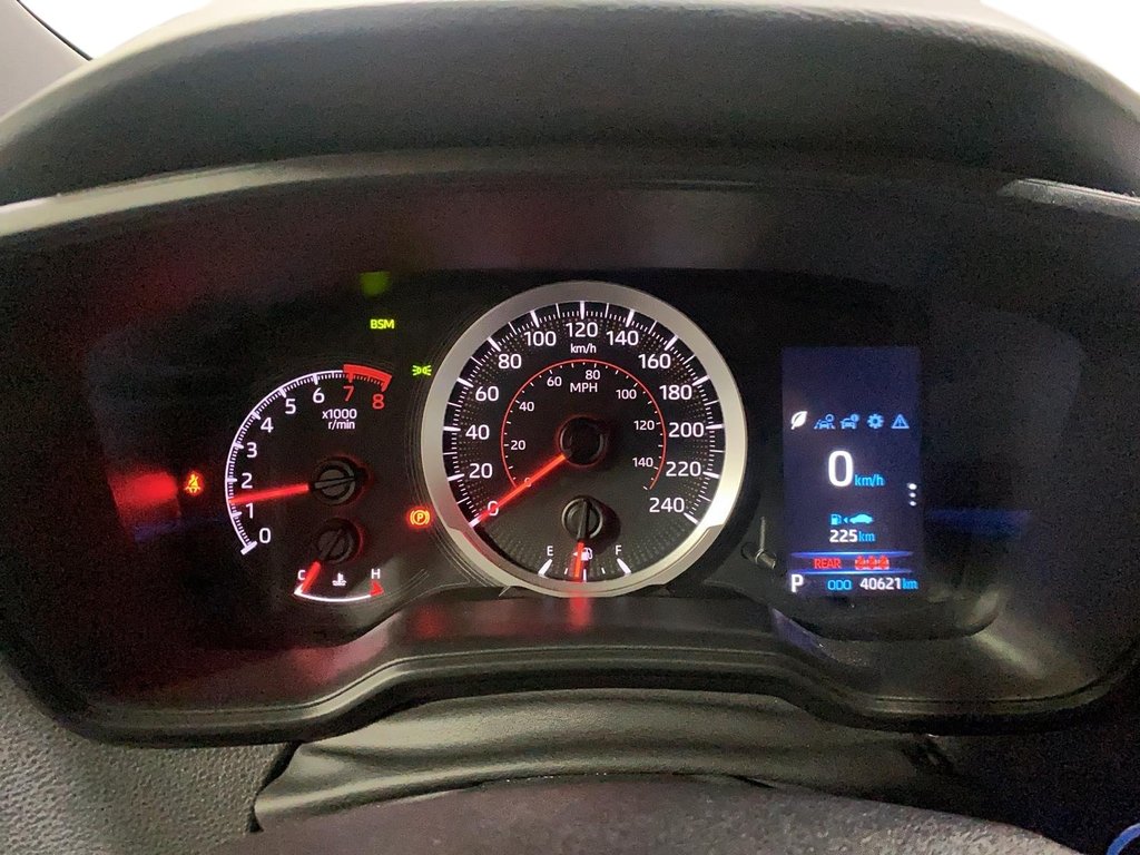 2021 Toyota Corolla SE in Chicoutimi, Quebec - 17 - w1024h768px