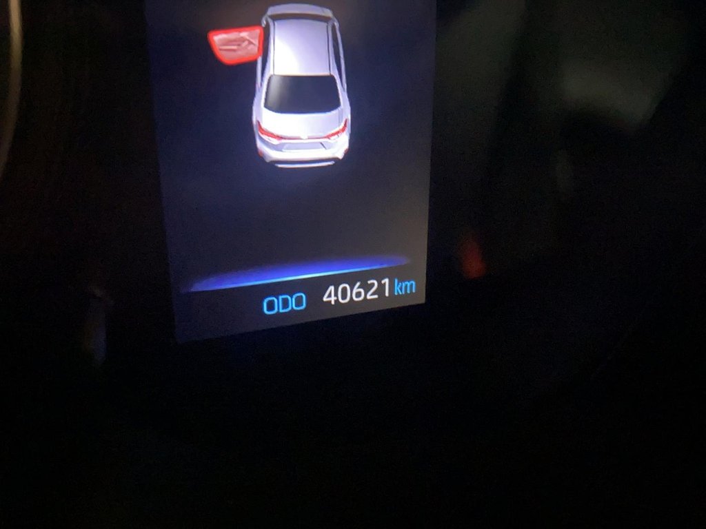 2021 Toyota Corolla SE in Chicoutimi, Quebec - 13 - w1024h768px
