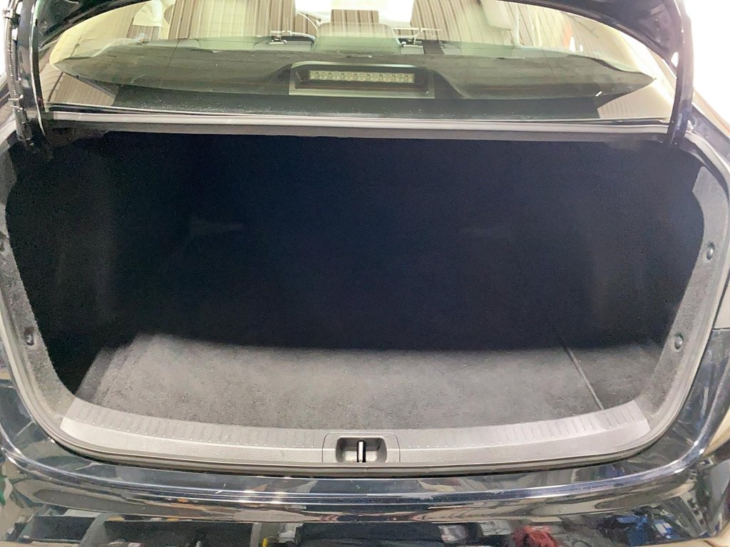 Toyota Corolla Hybrid LE 2023 à Chicoutimi, Québec - 7 - w1024h768px