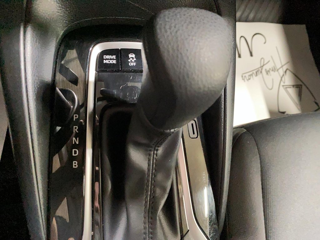 Toyota Corolla Hybrid LE 2023 à Chicoutimi, Québec - 16 - w1024h768px