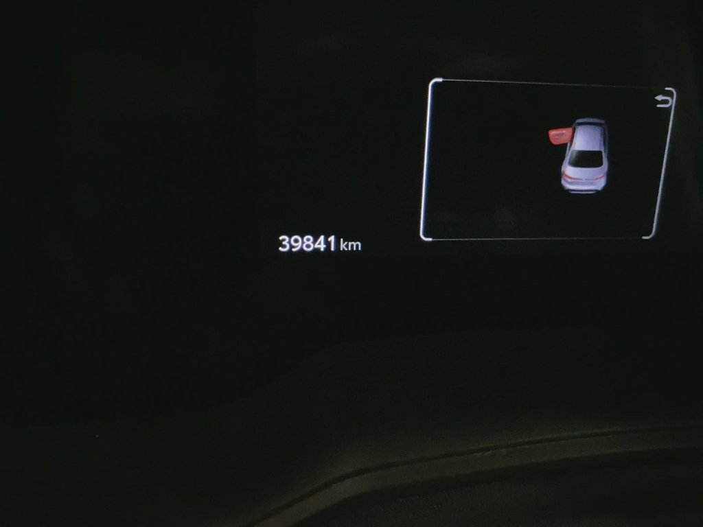 Toyota Corolla Hybrid LE 2023 à Chicoutimi, Québec - 14 - w1024h768px