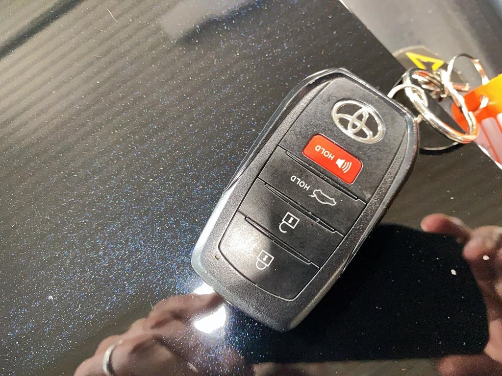 Toyota Corolla Hybrid LE 2023 à Chicoutimi, Québec - 22 - w1024h768px